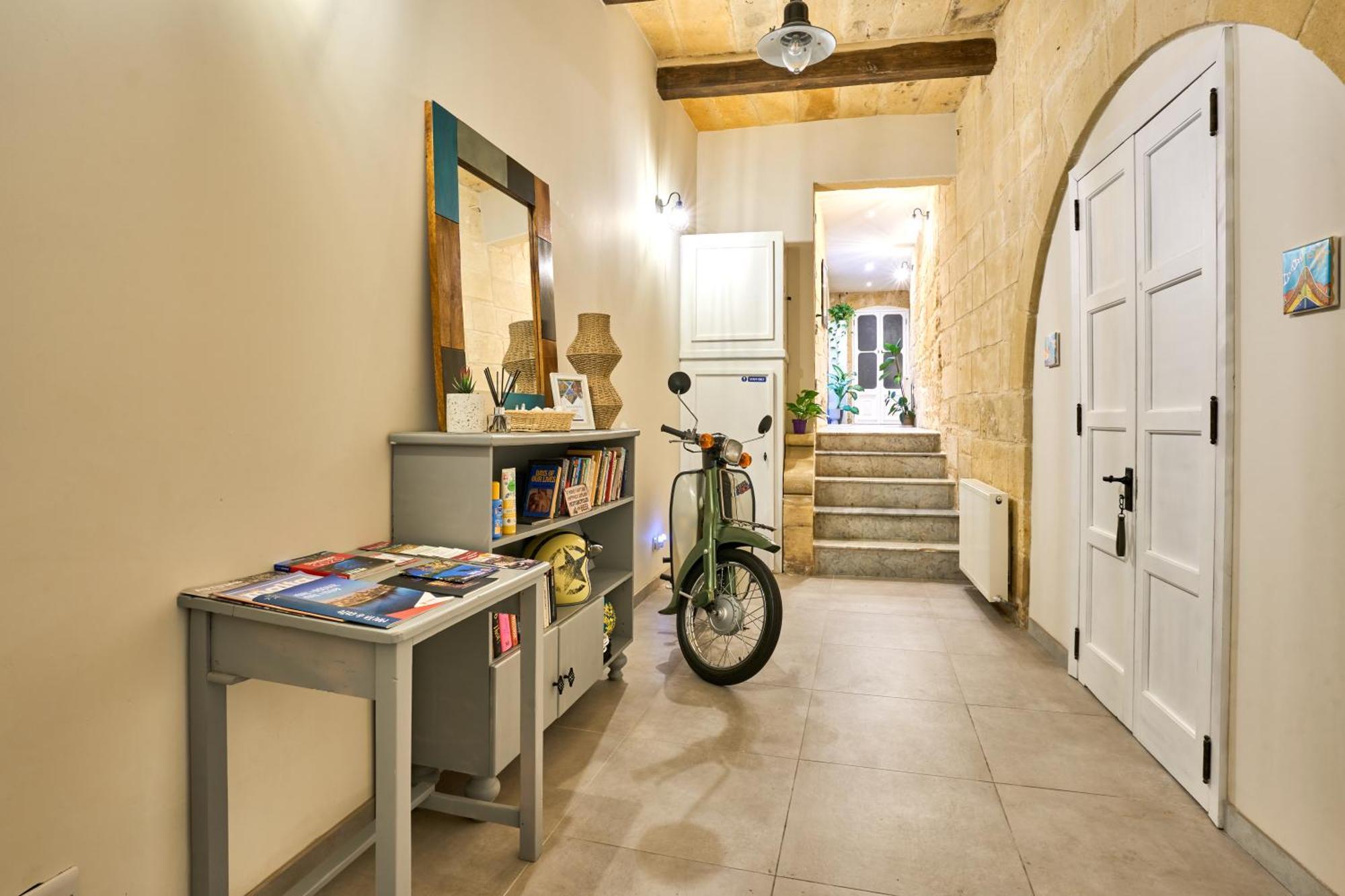 12 -16 , Pacifiku Scicluna * Birgu