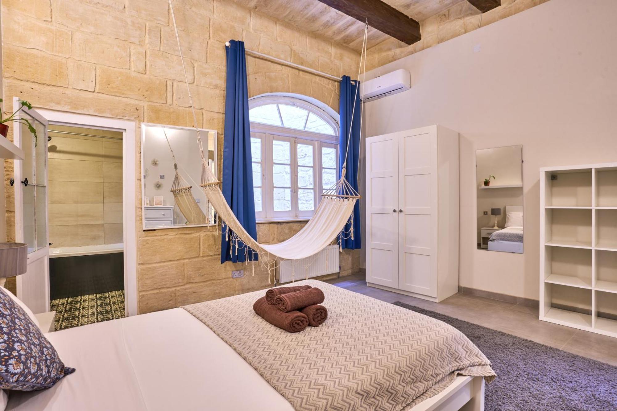 Apartment 12 -16 , Pacifiku Scicluna