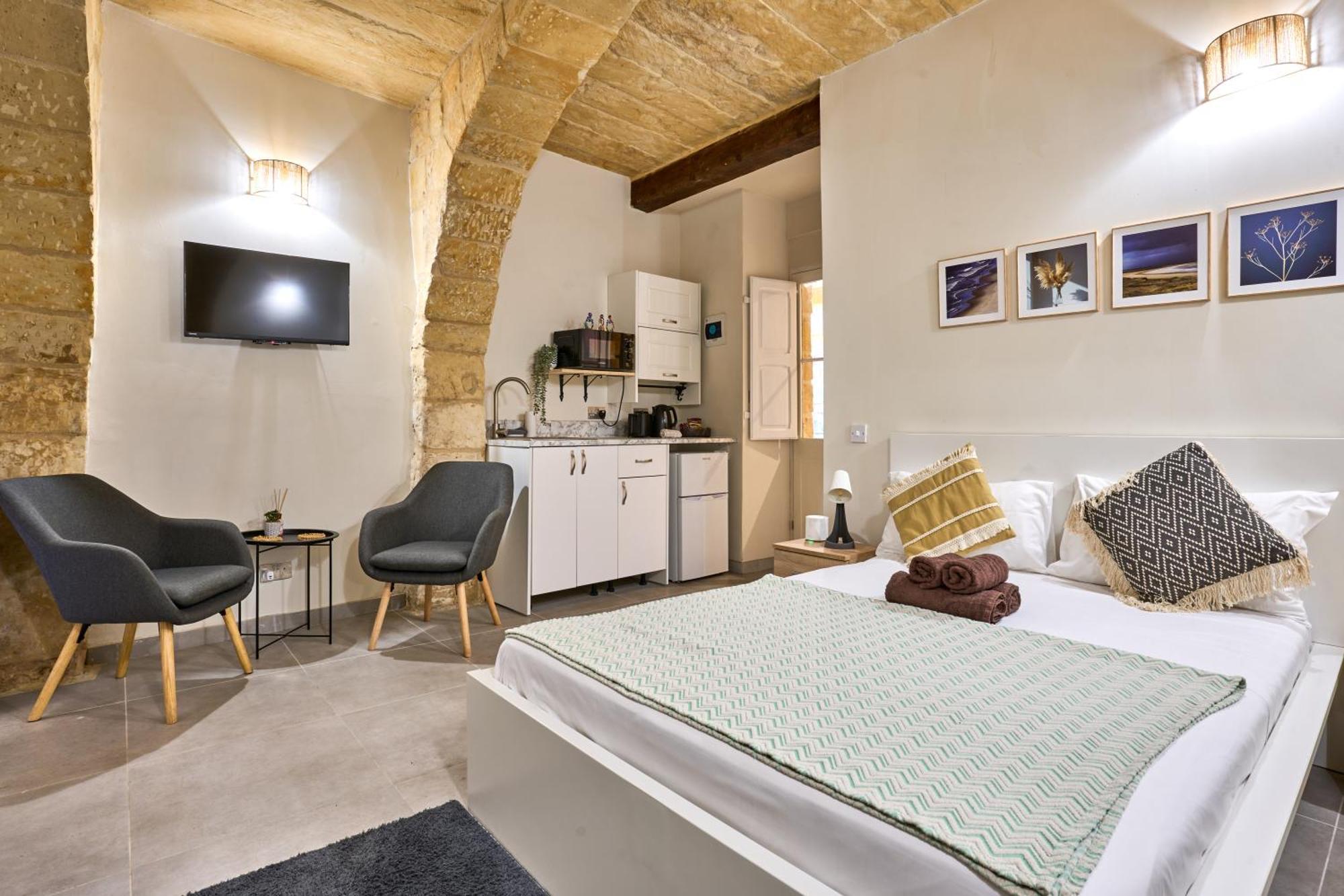 12 -16 , Pacifiku Scicluna * Birgu
