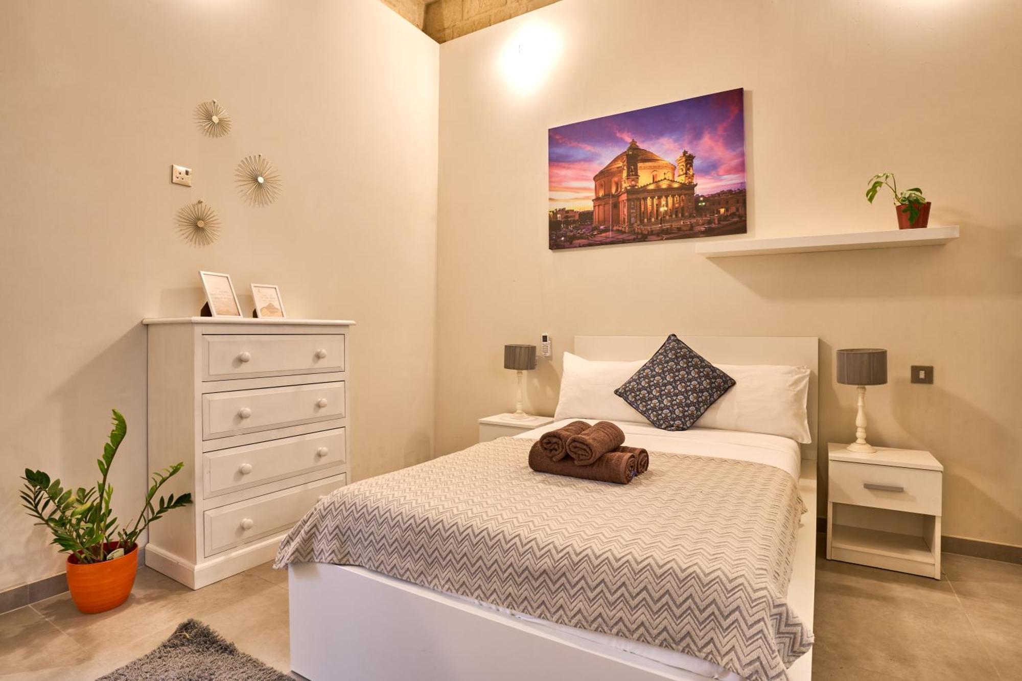 12 -16 , Pacifiku Scicluna Apartment *