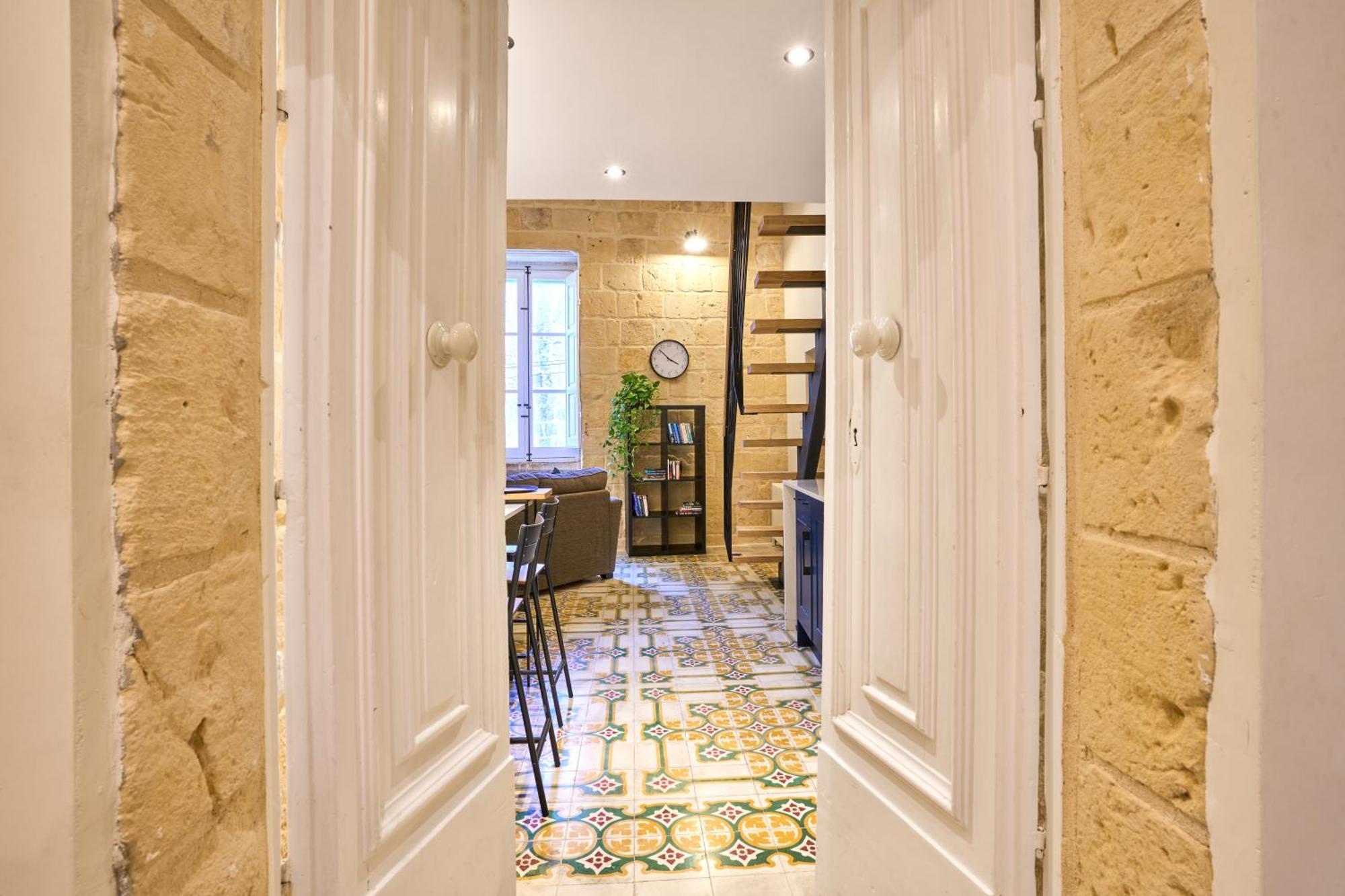 12 -16 , Pacifiku Scicluna * Birgu