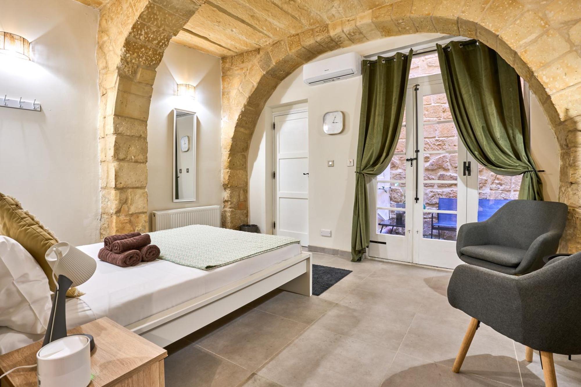 12 -16 , Pacifiku Scicluna Birgu