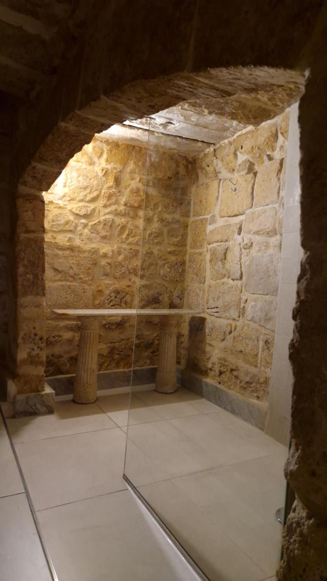Apartment 12 -16 , Pacifiku Scicluna