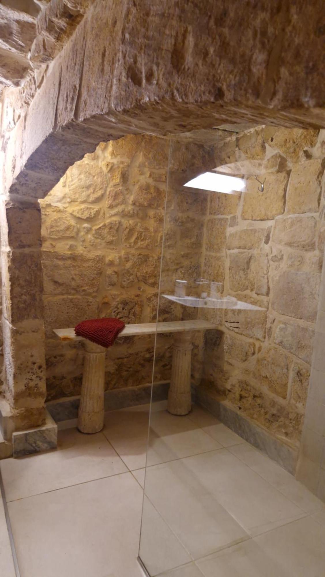 Apartment 12 -16 , Pacifiku Scicluna *