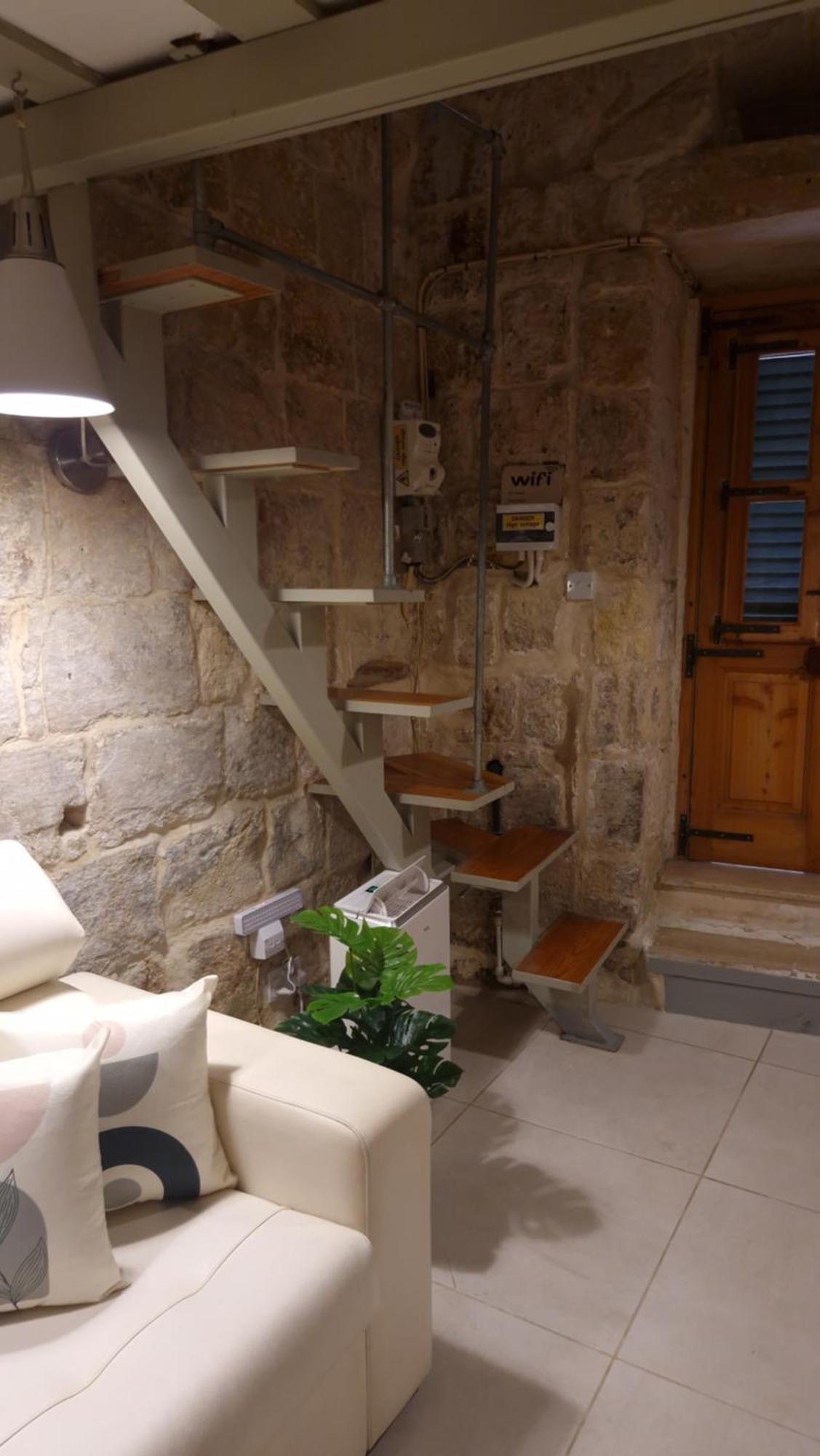 12 -16 , Pacifiku Scicluna * Birgu